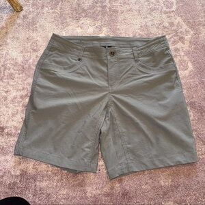 Kuhl Women’s 6 Grey 7” Shorts